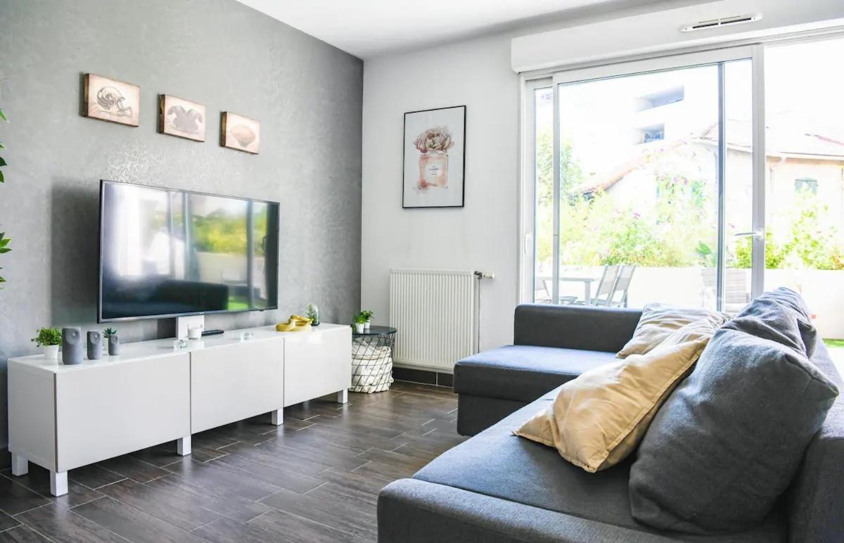Superbe Appartement Avec Terrasse, Piscine & Parking Prive A Marseille Kültér fotó