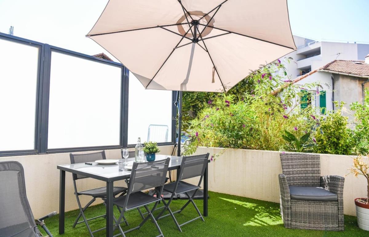 Superbe Appartement Avec Terrasse, Piscine & Parking Prive A Marseille Kültér fotó