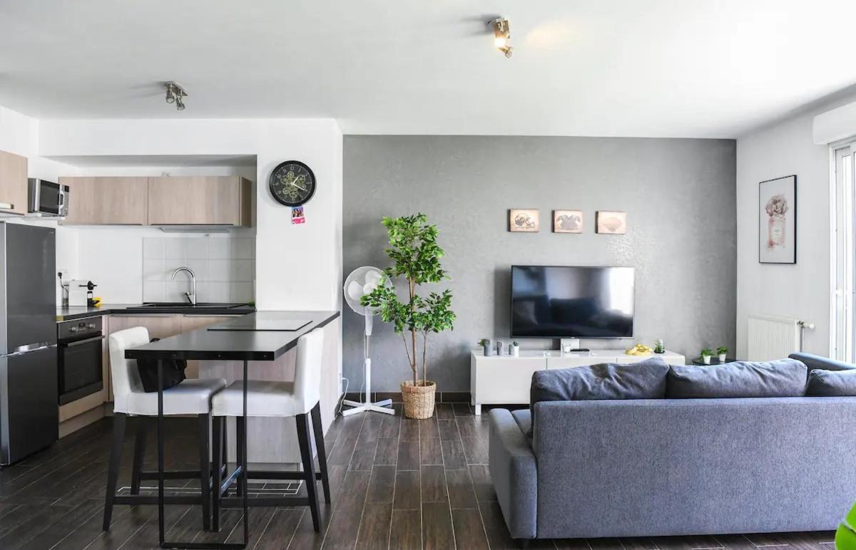 Superbe Appartement Avec Terrasse, Piscine & Parking Prive A Marseille Kültér fotó